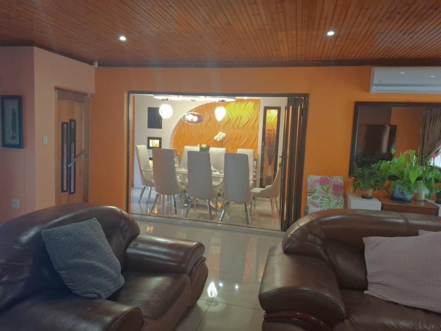 5 Bedroom Property for Sale in Fichardt Park Free State